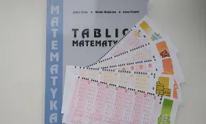 Matematyka i losowanie liczb, by wygrać ekstra pensję.