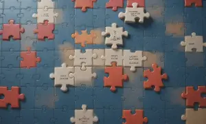 Jak krzyżówki pomagają w skutecznej nauce języka angielskiego? Puzzle z angielskimi słówkami i frazami tworzą obraz wiedzy.