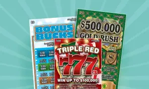 Trzy zdrapki loteryjne: "Bonus Bucks", "Triple Red 777" i "Gold Rush". Jak bezpiecznie wydrapać kod kontrolny, by nie zniszczyć kuponu?