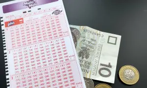 Kupon lotto Multi Multi i polskie banknoty oraz monety. Szybkie sprawdzanie zdrapek online to marzenie gracza.