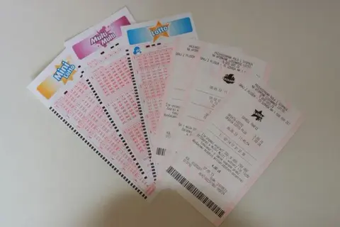 Ile za czwórkę w Lotto Plus? Zaskakująca nagroda 100 zł!