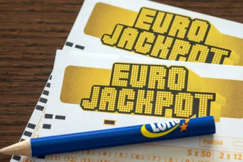 Kupony Eurojackpot i ołówek. Czy systemowe granie w lotto matematycznie zwiększa szanse?