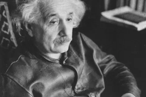Zagadka Einsteina rybki: jak rozwiązać tę trudną łamigłówkę?