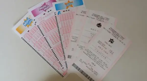 Ile za czwórkę w Lotto Plus? Zaskakująca nagroda 100 zł!