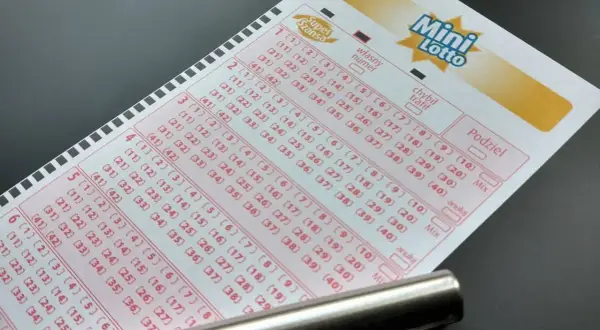 Kupon Mini Lotto z polami do zaznaczenia liczb. Dowiedz się, jak grać w Mini Lotto, wybierając swoje szczęśliwe numery.