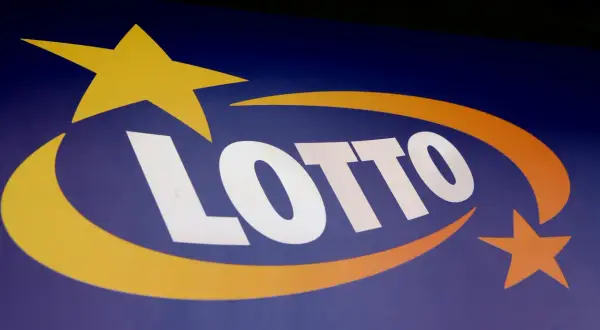 Logo LOTTO. Aplikacja lotto jak wypłacić dużą wygraną bezpośrednio na konto.