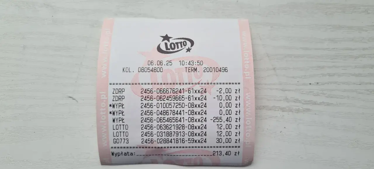 Paragon z gry Lotto, potwierdzający, że w Żabce można kupić losy. Widoczne daty, kody i kwoty.
