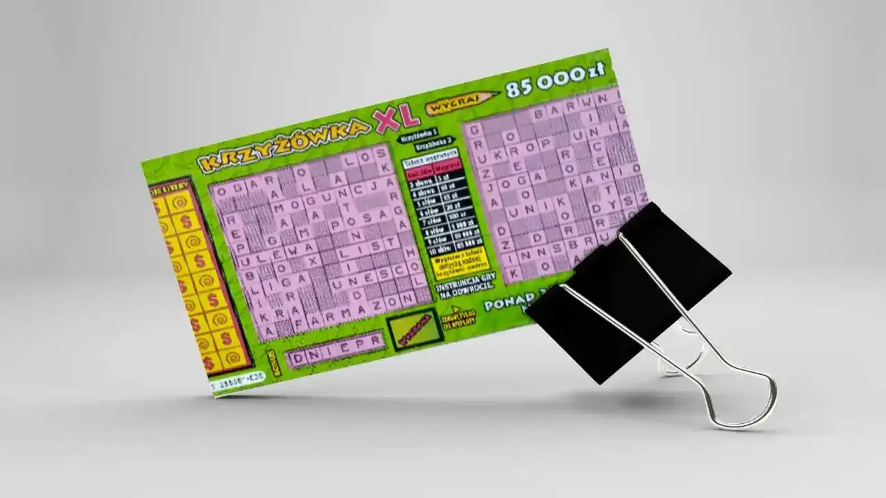 Zdrapka "Krzyżówka XL" z polem do zdrapania, gdzie ukryte są litery kontrolne zdrapki.
