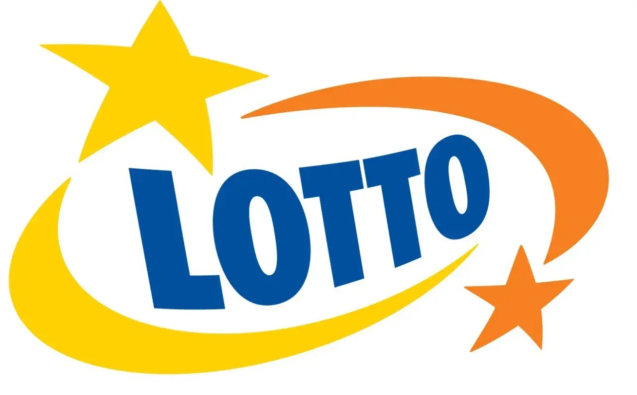 Logo LOTTO z niebieskim napisem i żółtymi oraz pomarańczowymi gwiazdkami i łukami. Miejsce, do którego można wysyłać lotto.