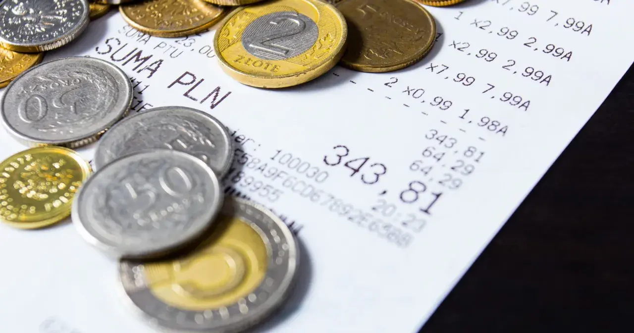 Monety i paragon. Czy loteria paragonowa powróci? Ministerstwo Finansów analizuje dane.