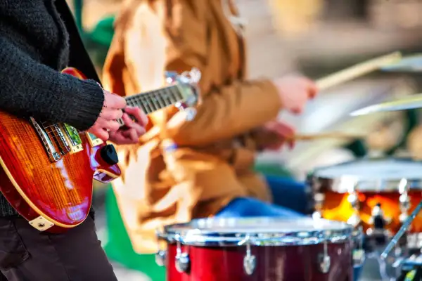 Zagadki o instrumentach - zabawa i nauka przez muzyczne łamigłówki